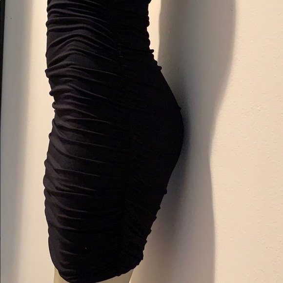 Like new! Scrunched mini dress - Picture 5 of 8